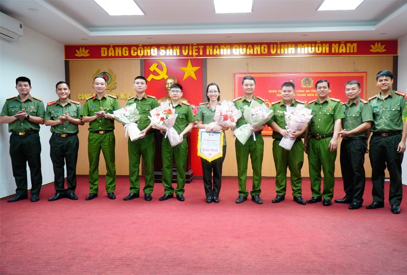 Anh-tin-bai
